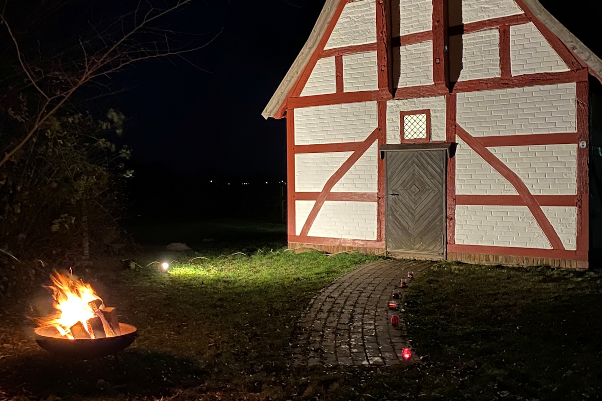 Eröffnung des begehbaren Adventskalenders am 01.12.2025